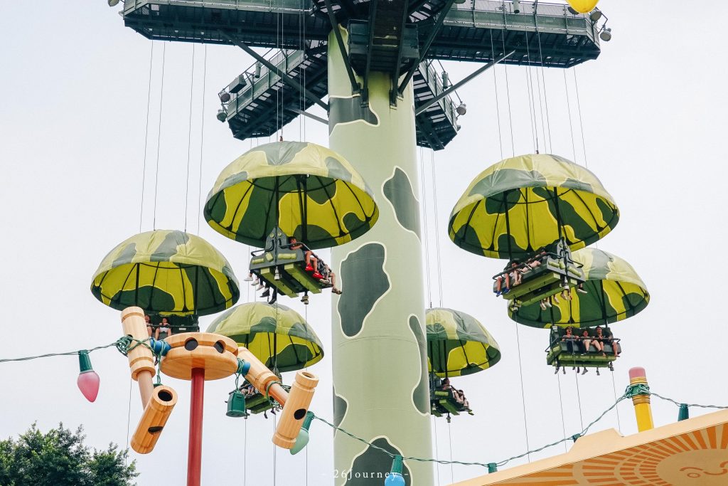 Hongkong Disneyland Toy Soldier Parachute Drop